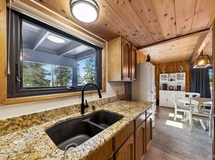 1796 Skyline Drive, South Lake Tahoe, CA 96150 Photo