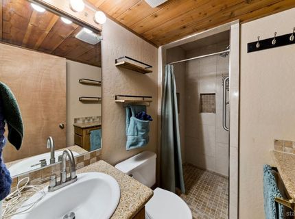 1796 Skyline Drive, South Lake Tahoe, CA 96150 Photo