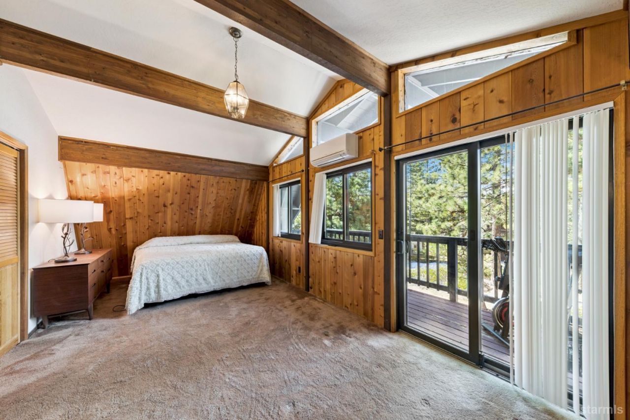 1796 Skyline Drive, South Lake Tahoe, CA 96150 Photo