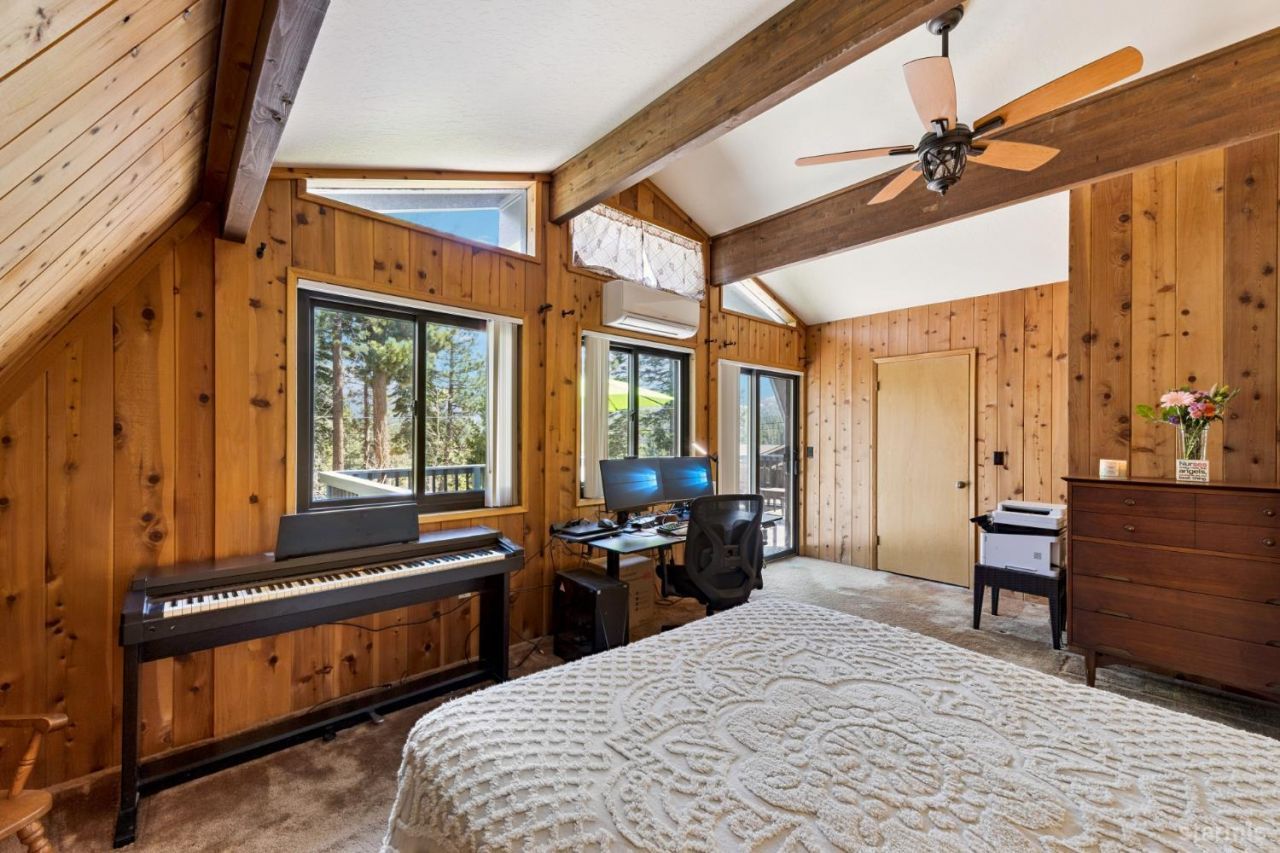 1796 Skyline Drive, South Lake Tahoe, CA 96150 Photo