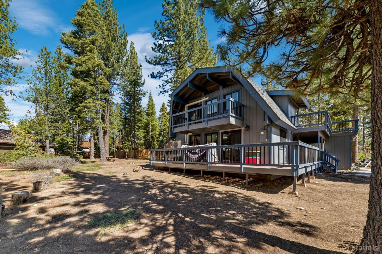 1796 Skyline Drive, South Lake Tahoe, CA 96150 Photo