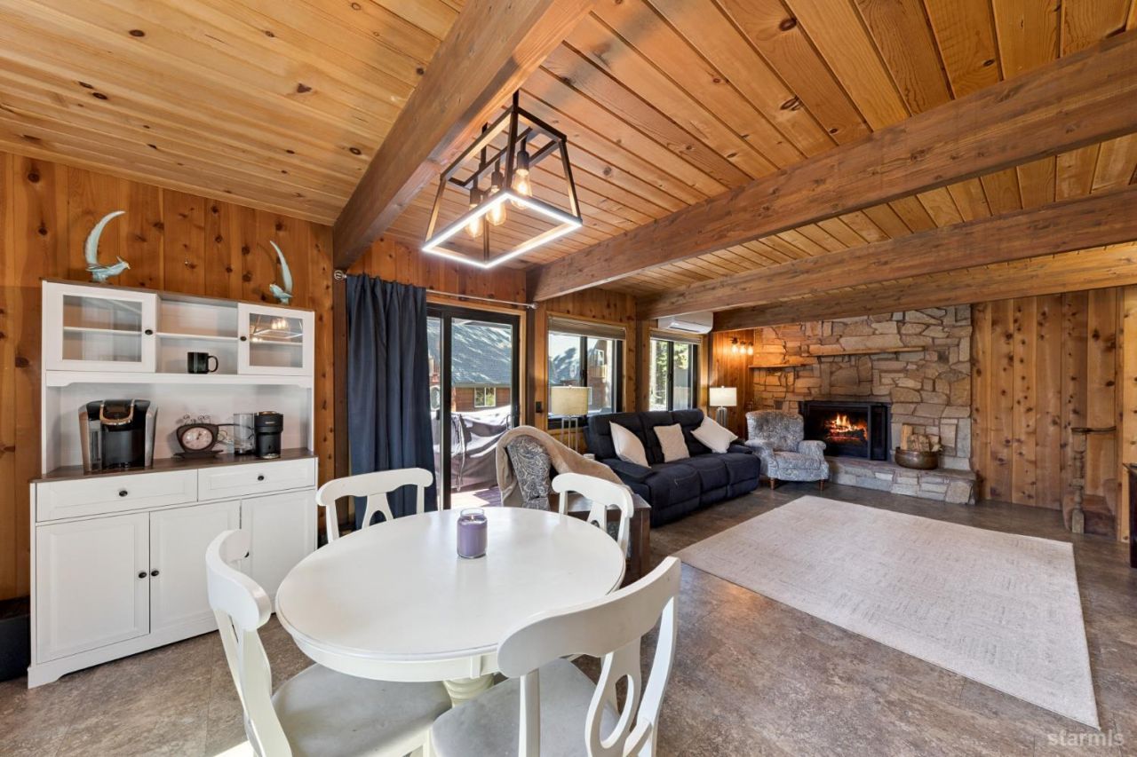 1796 Skyline Drive, South Lake Tahoe, CA 96150 Photo