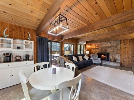 1796 Skyline Drive, South Lake Tahoe, CA 96150 Photo