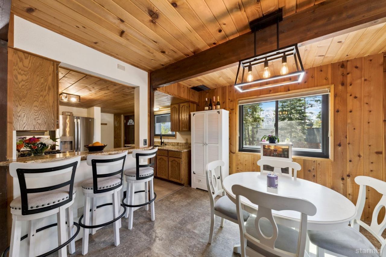 1796 Skyline Drive, South Lake Tahoe, CA 96150 Photo