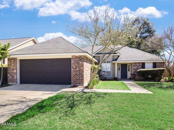 104 Queensford Way , Youngsville, LA 70592