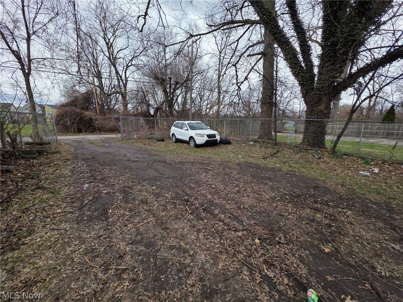 7104 Colfax Road, Cleveland, OH 44104 Photo 3