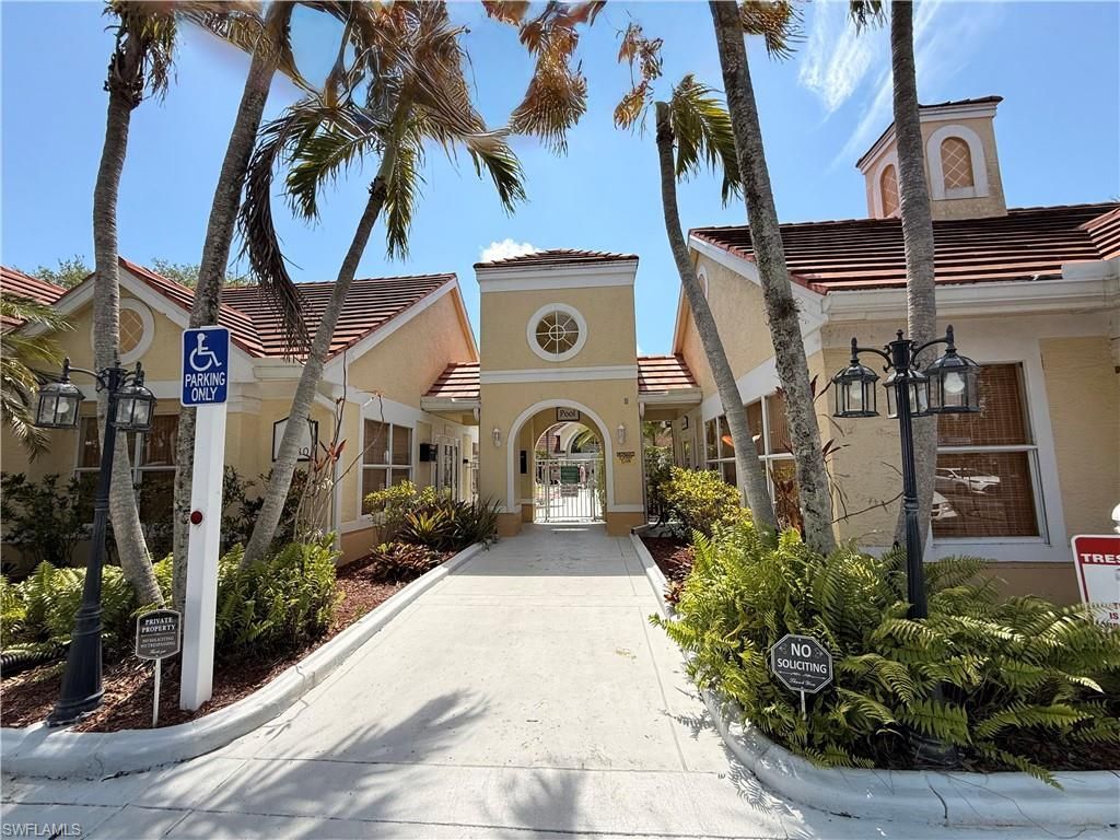 12520 Equestrian Cir, Unit 315, Fort Myers, FL 33907 Photo