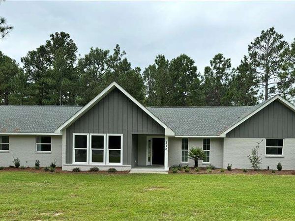 210 Sugar Maple Street, Jesup, GA 31545