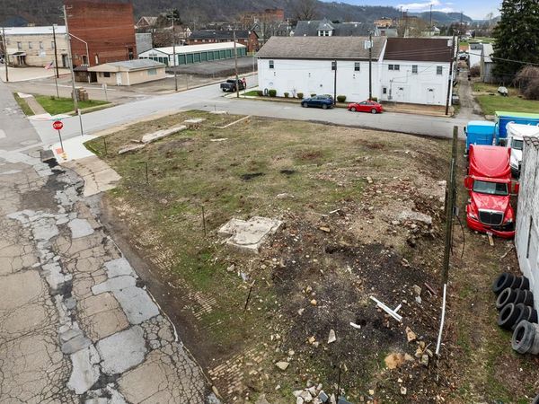 3301 CHAPLINE STREET, Wheeling, WV 26003