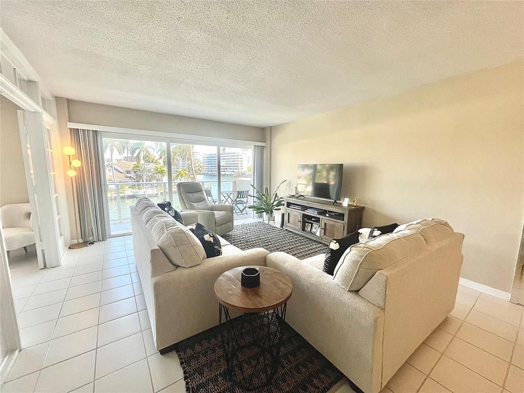 140 NE 28th Avenue, Unit 305, Pompano Beach, FL 33062 Photo