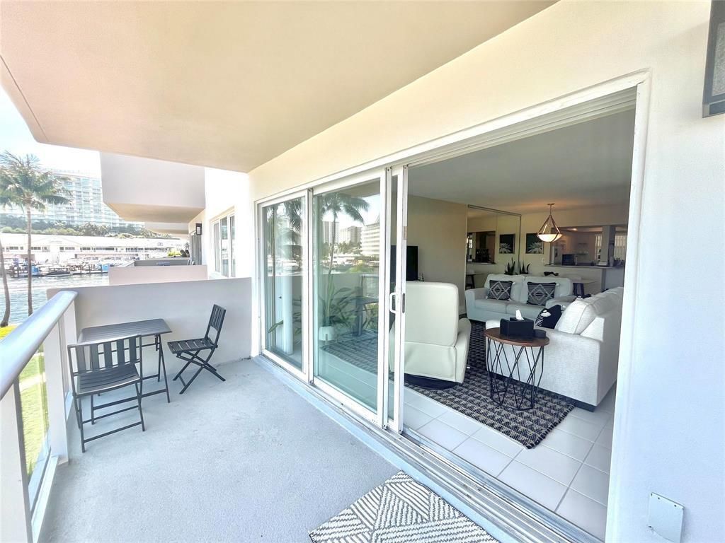 140 NE 28th Avenue, Unit 305, Pompano Beach, FL 33062 Photo