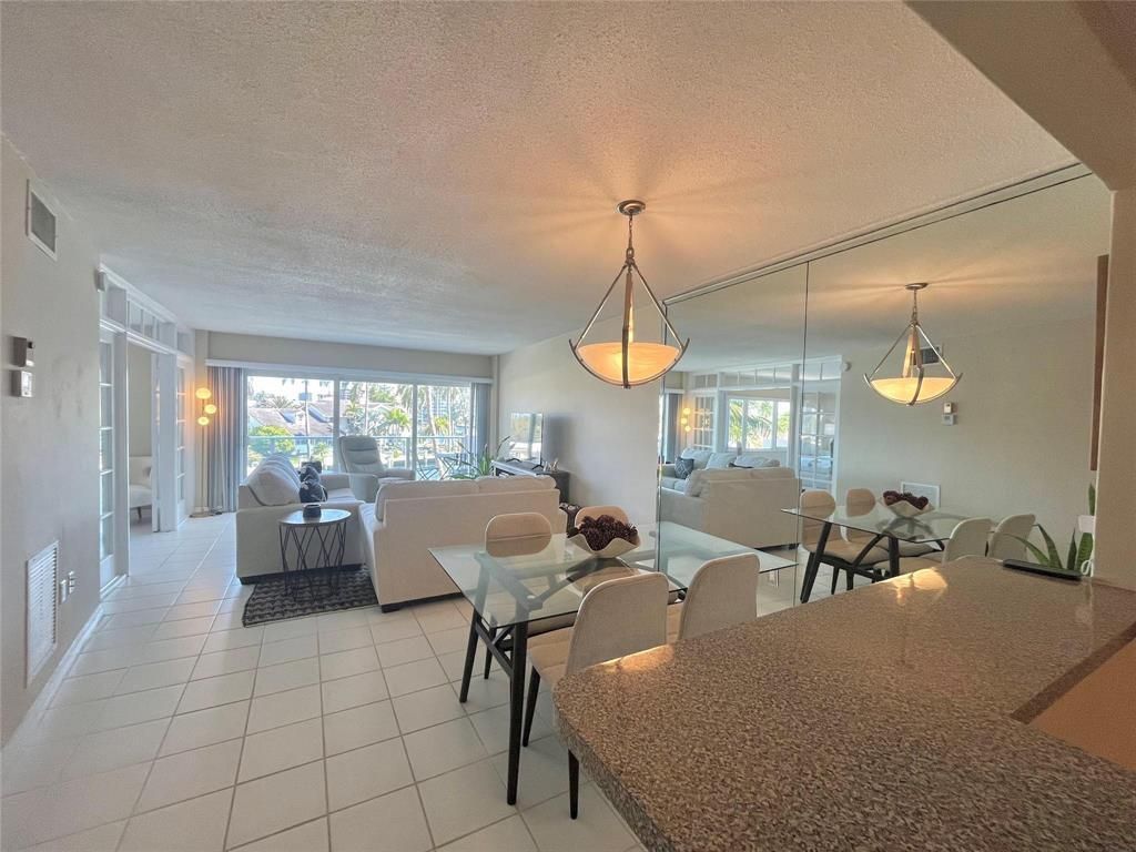 140 NE 28th Avenue, Unit 305, Pompano Beach, FL 33062 Photo