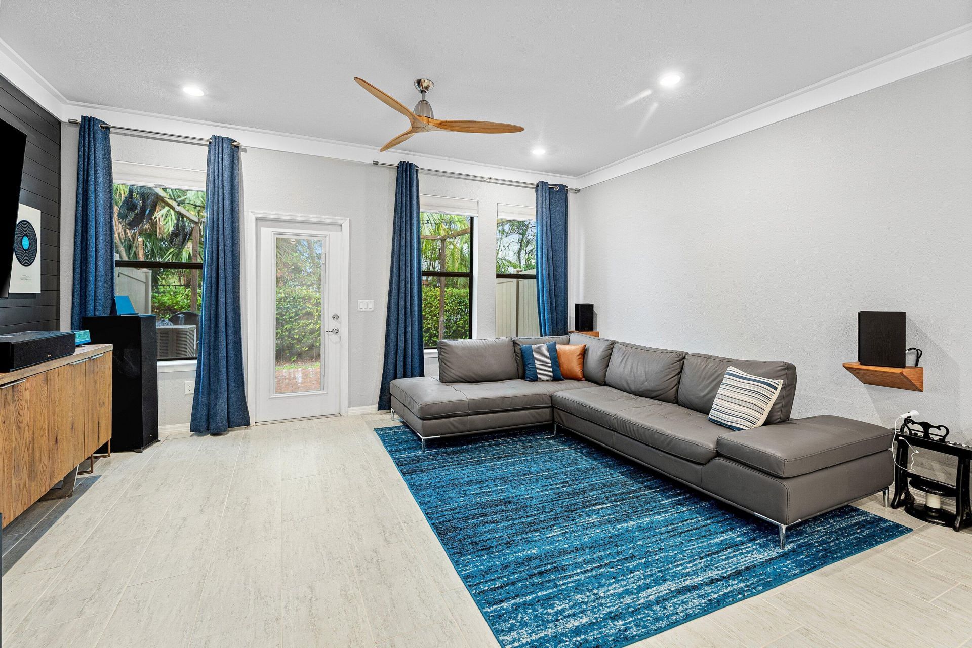 2345 Byron Street, Palm Springs, FL 33406 Photo