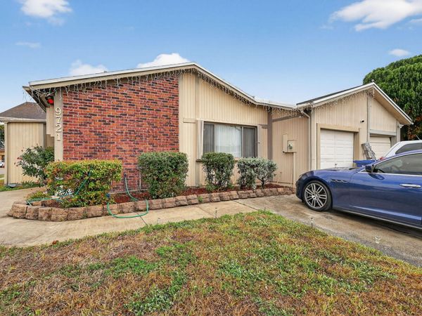 9721 W Daffodil Lane, Miramar, FL 33025