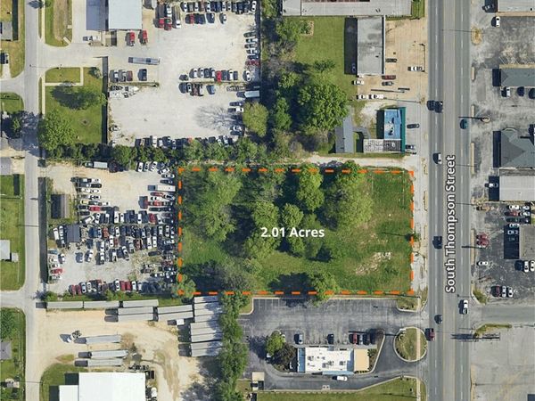 1210-1218 S Thompson Street , Springdale, AR 72764