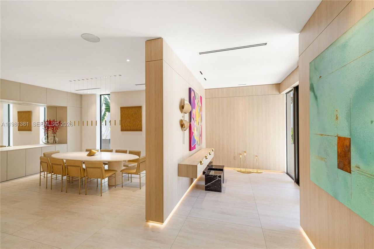 707 NE 77th St , Miami, FL 33138 Photo