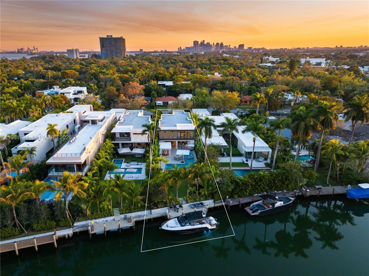 707 NE 77th St , Miami, FL 33138 Photo