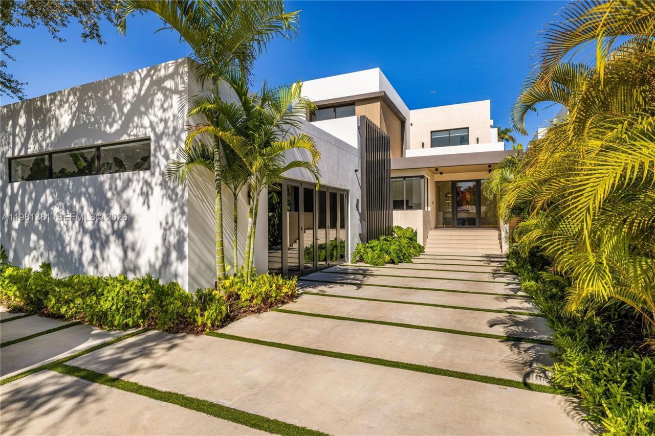 707 NE 77th St , Miami, FL 33138 Photo