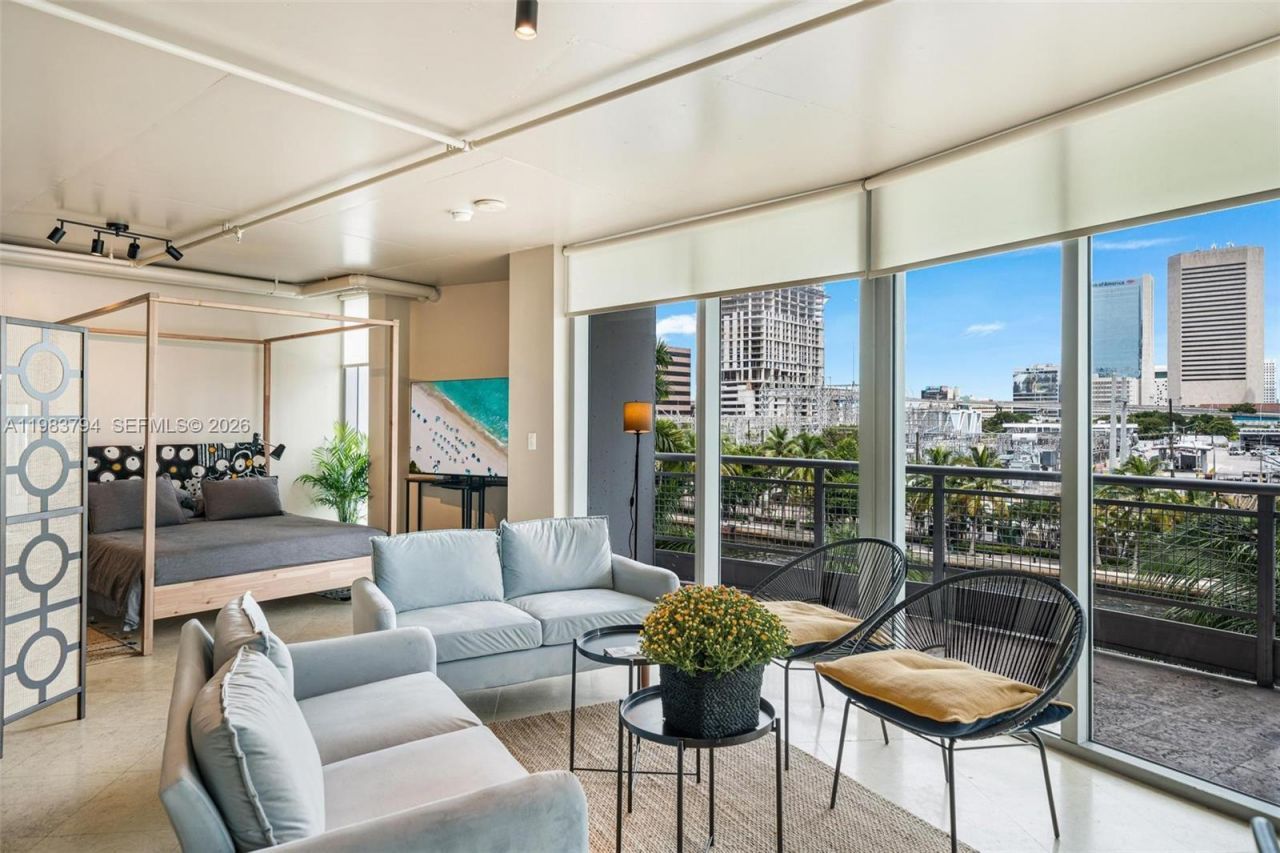 690 SW 1st Ct, Unit 501, Miami, FL 33130 Photo