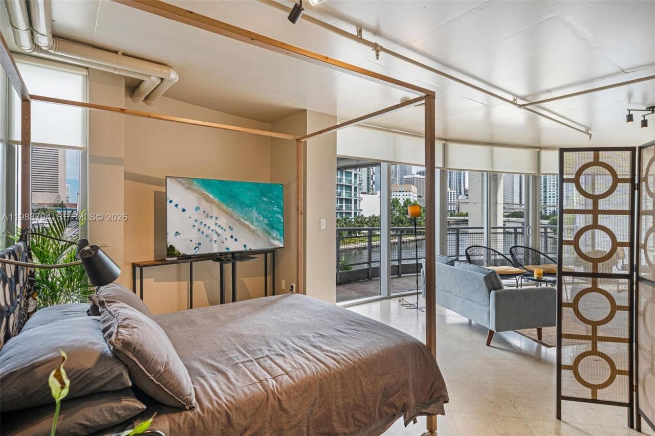 690 SW 1st Ct, Unit 501, Miami, FL 33130 Photo