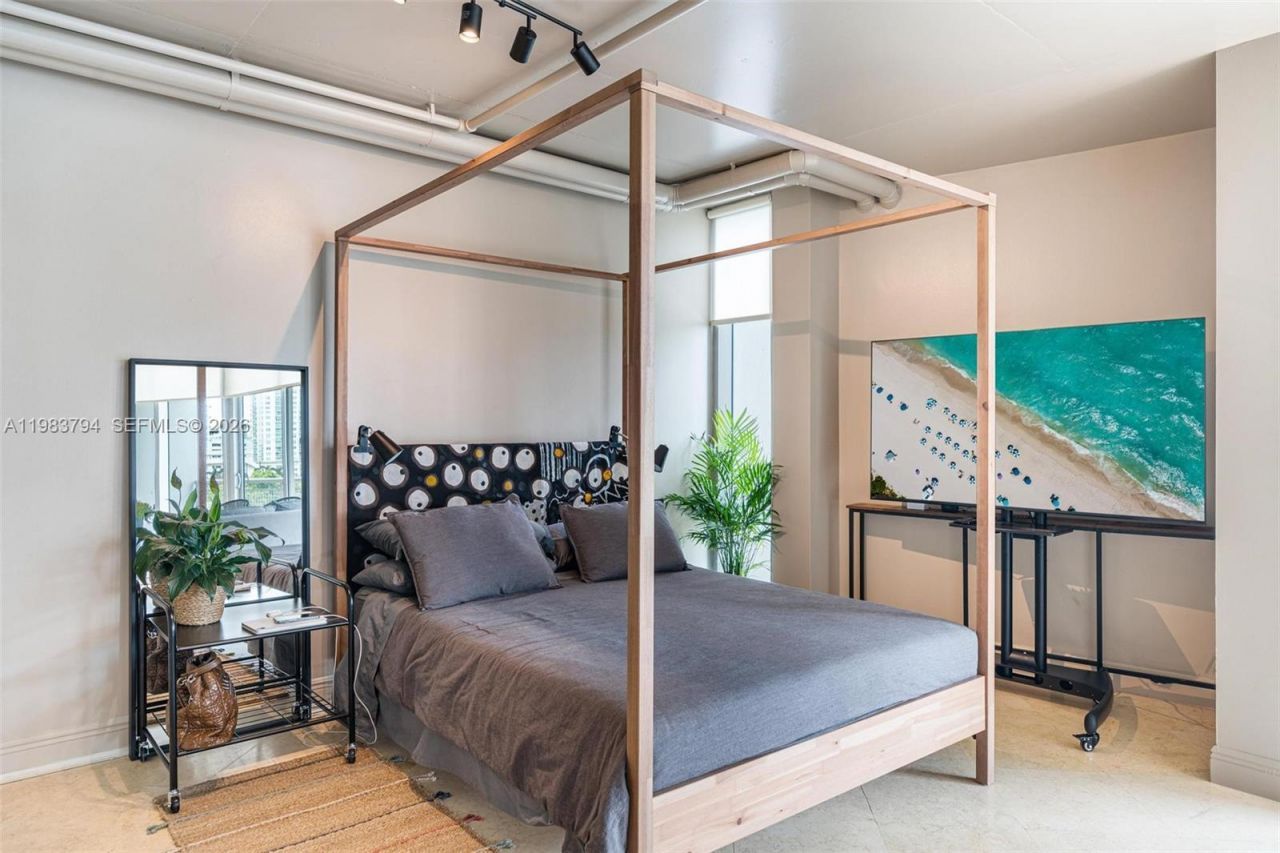 690 SW 1st Ct, Unit 501, Miami, FL 33130 Photo