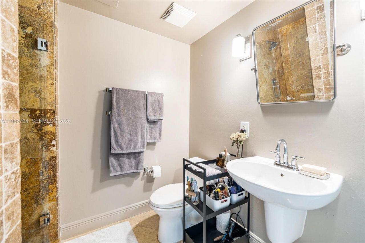 690 SW 1st Ct, Unit 501, Miami, FL 33130 Photo