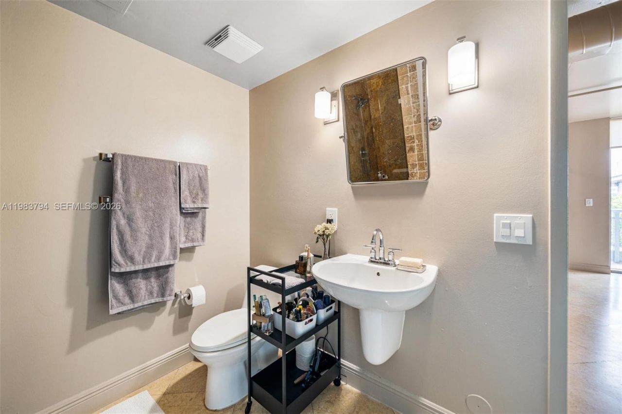 690 SW 1st Ct, Unit 501, Miami, FL 33130 Photo