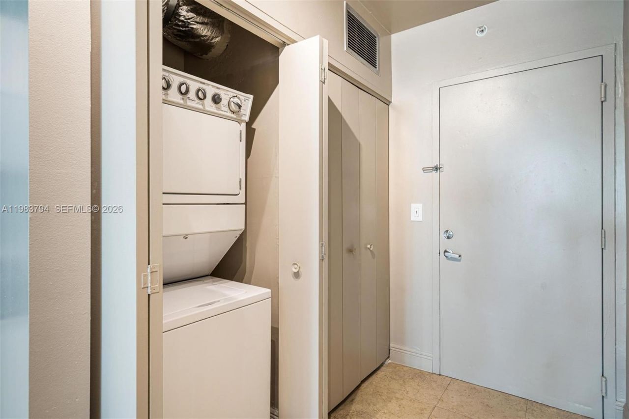 690 SW 1st Ct, Unit 501, Miami, FL 33130 Photo