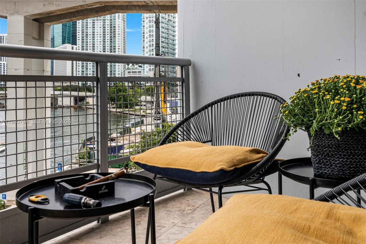 690 SW 1st Ct, Unit 501, Miami, FL 33130 Photo