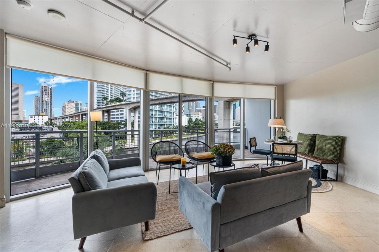 690 SW 1st Ct, Unit 501, Miami, FL 33130 Photo