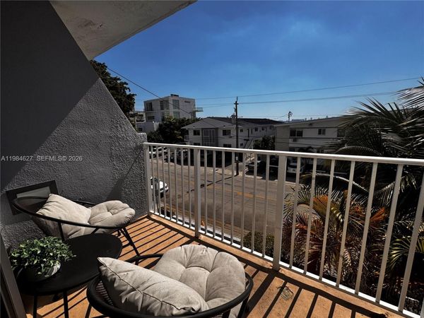 1801 S Treasure Dr , Unit 324, North Bay Village, FL 33141