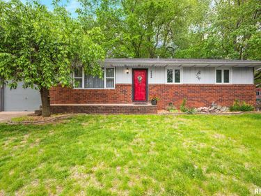 1206 TIMBER Lane, Pekin, IL 61554