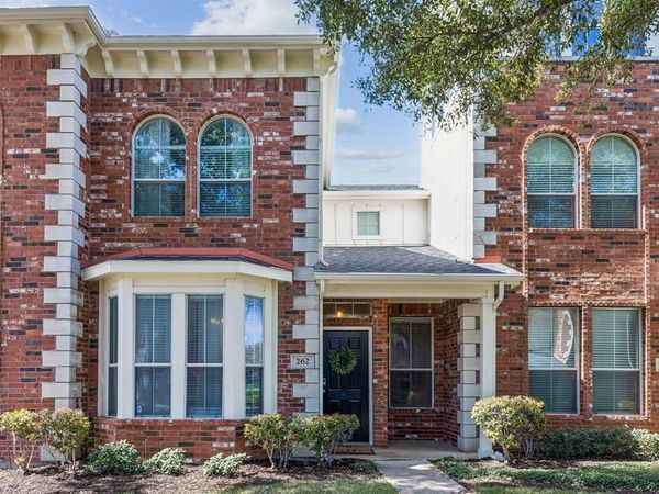 262 Legends Drive, Lewisville, TX 75057