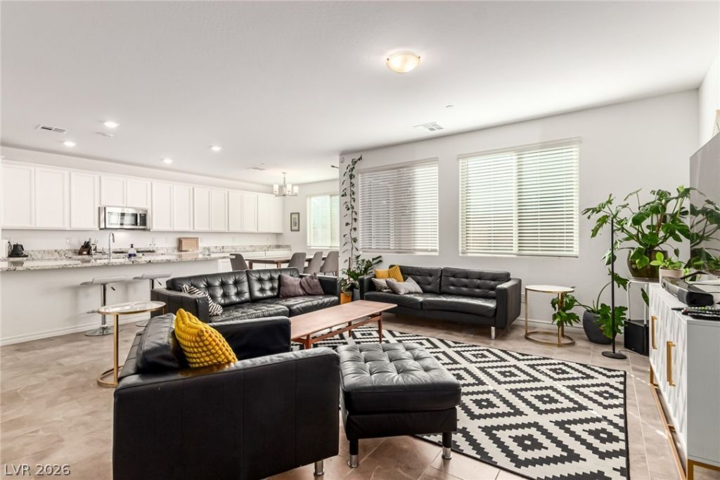 905 Sycamore Falls Street, Henderson, NV 89052 Main Photo