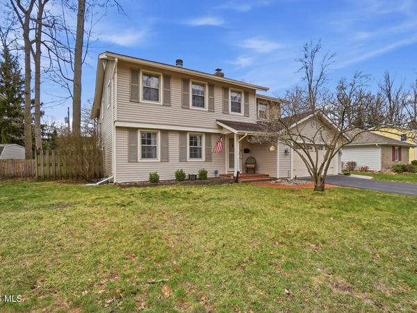 6853 S Fredericksburg Drive, Sylvania, OH 43560