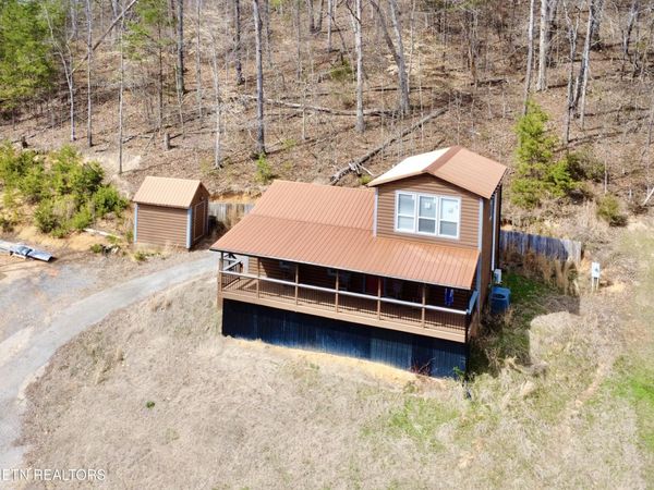 1908 Inskip Lane, Dandridge, TN 37725