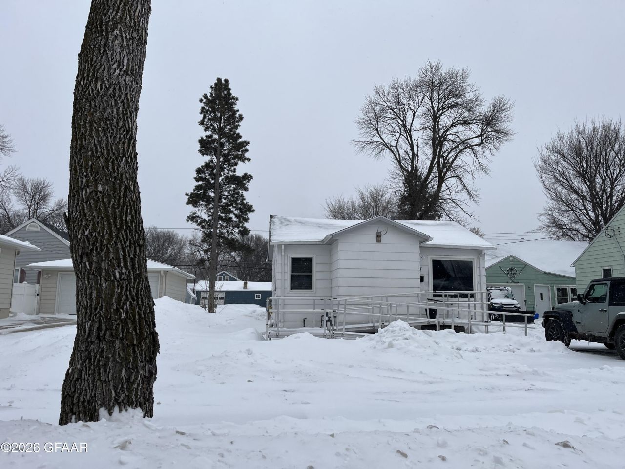 1607 7th Avenue N, Grand Forks, ND 58203 Main Photo