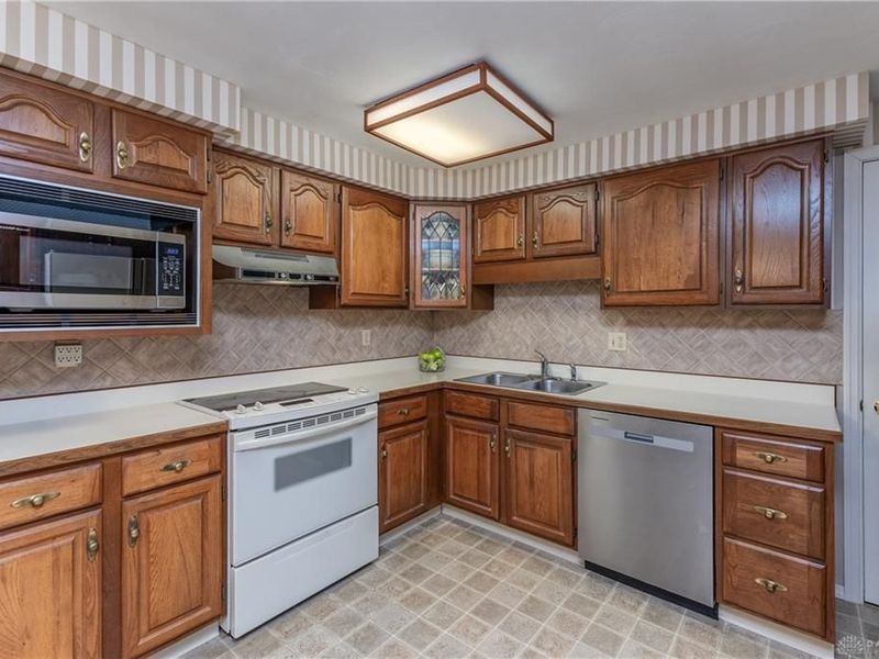 7201 Belle Plain Drive, Huber Heights, OH 45424 Photo 9