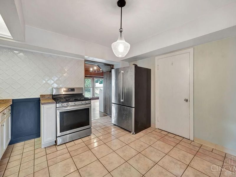 1833 Leona Drive, Green Township, OH 45238 Photo 11