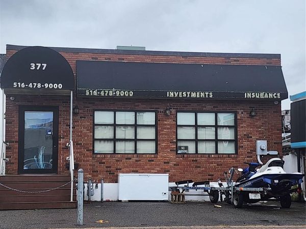 377 Woodcleft Avenue , Freeport, NY 11520