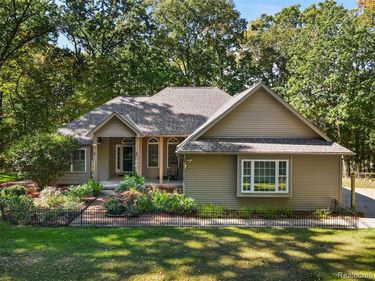 11371 Runyan Lake Road, Tyrone Twp, MI 48430