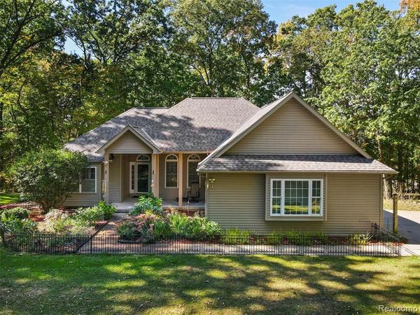 11371 Runyan Lake Road, Tyrone Twp, MI 48430