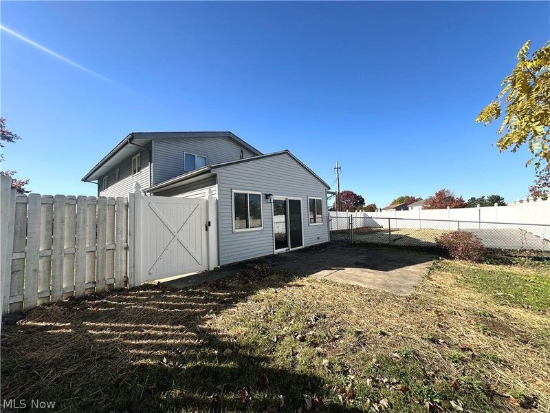 7610 Royal Ridge Drive, Parma, OH 44129 Photo 18