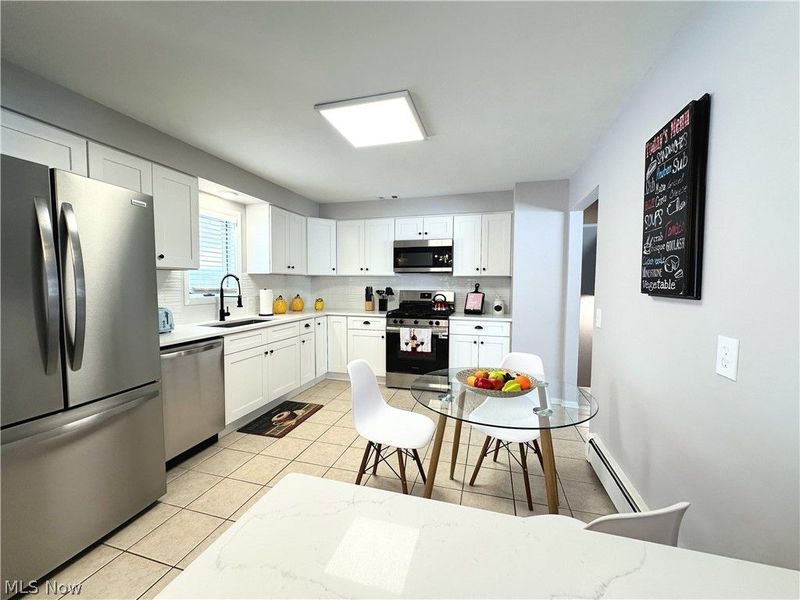 7610 Royal Ridge Drive, Parma, OH 44129 Photo 4