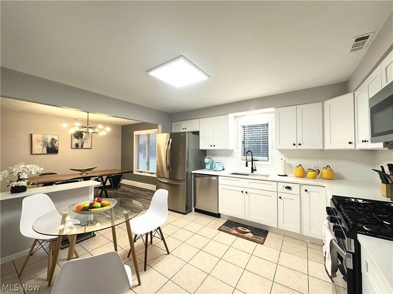 7610 Royal Ridge Drive, Parma, OH 44129 Photo 5