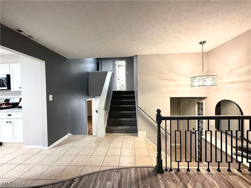 7610 Royal Ridge Drive, Parma, OH 44129 Photo 6