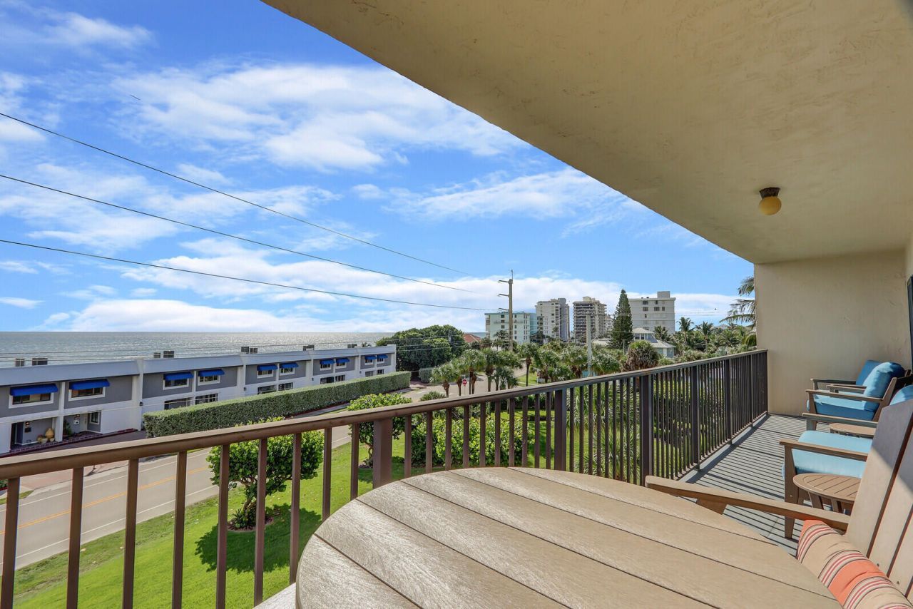 1055 Ocean Drive, Unit 403, Juno Beach, FL 33408 Photo