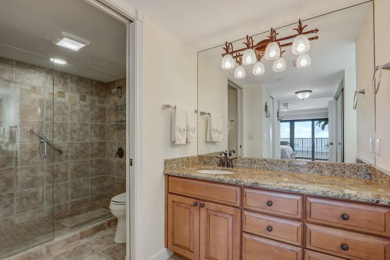 1055 Ocean Drive, Unit 403, Juno Beach, FL 33408 Photo
