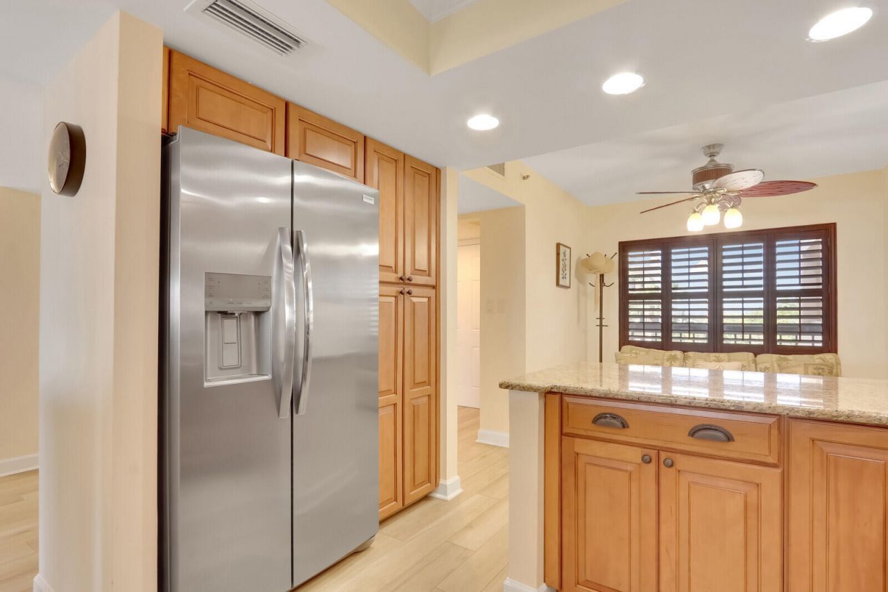 1055 Ocean Drive, Unit 403, Juno Beach, FL 33408 Photo