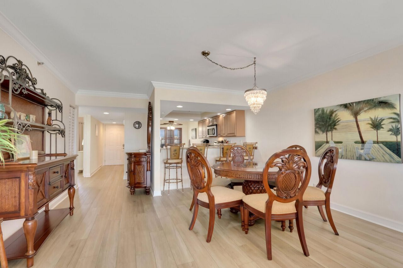 1055 Ocean Drive, Unit 403, Juno Beach, FL 33408 Photo